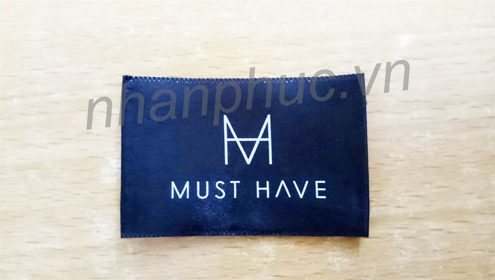 In tem nhãn mác quần áo